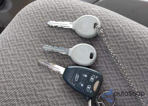 2007 Chrysler Town & Country Touring z USA, uszkodzony, nr VIN 2A4GP54L87R161525